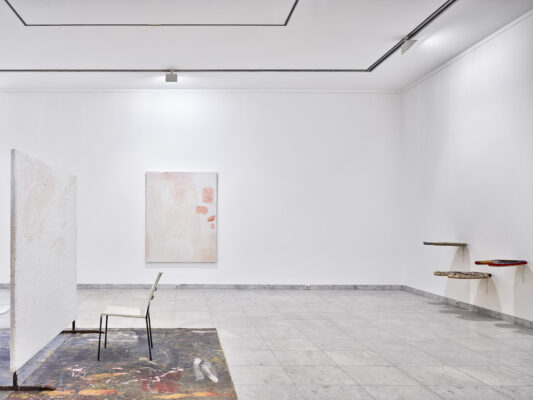 Franz West, Abriss, 1995; Monika Baer, Murals, 2013; Martin Kippenberger, New Age, Goethestadt, Ying und Yang, 1990. Foto: Achim Kukulies