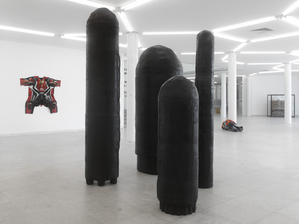 Installationsansicht, ALEXANDRA BIRCKEN, Museum Abteiberg Mönchengladbach, © VG Bild-Kunst, Bonn 2017, Foto:Achim Kukulies