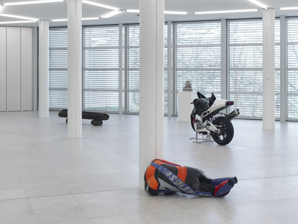 Installationsansicht, ALEXANDRA BIRCKEN, Museum Abteiberg Mönchengladbach, © VG Bild-Kunst, Bonn 2017, Foto: Achim Kukulies