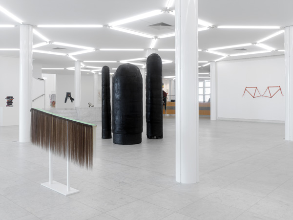 Installationsansicht, ALEXANDRA BIRCKEN, Museum Abteiberg Mönchengladbach, © VG Bild-Kunst, Bonn 2017, Foto: Achim Kukulies